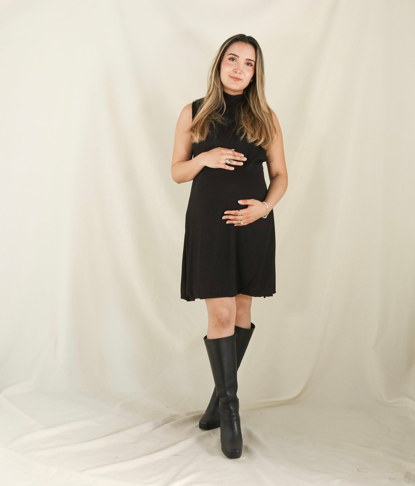 Vestido de maternidad, cuello de tortuga negro sin mangas