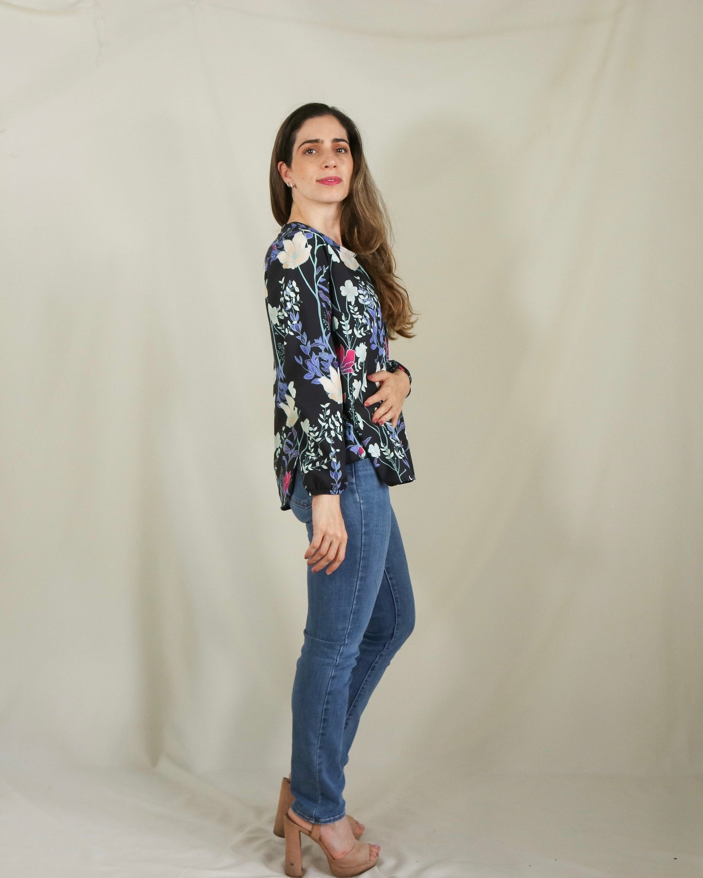 Blusa de lactancia, Ruth negra flores blancas M