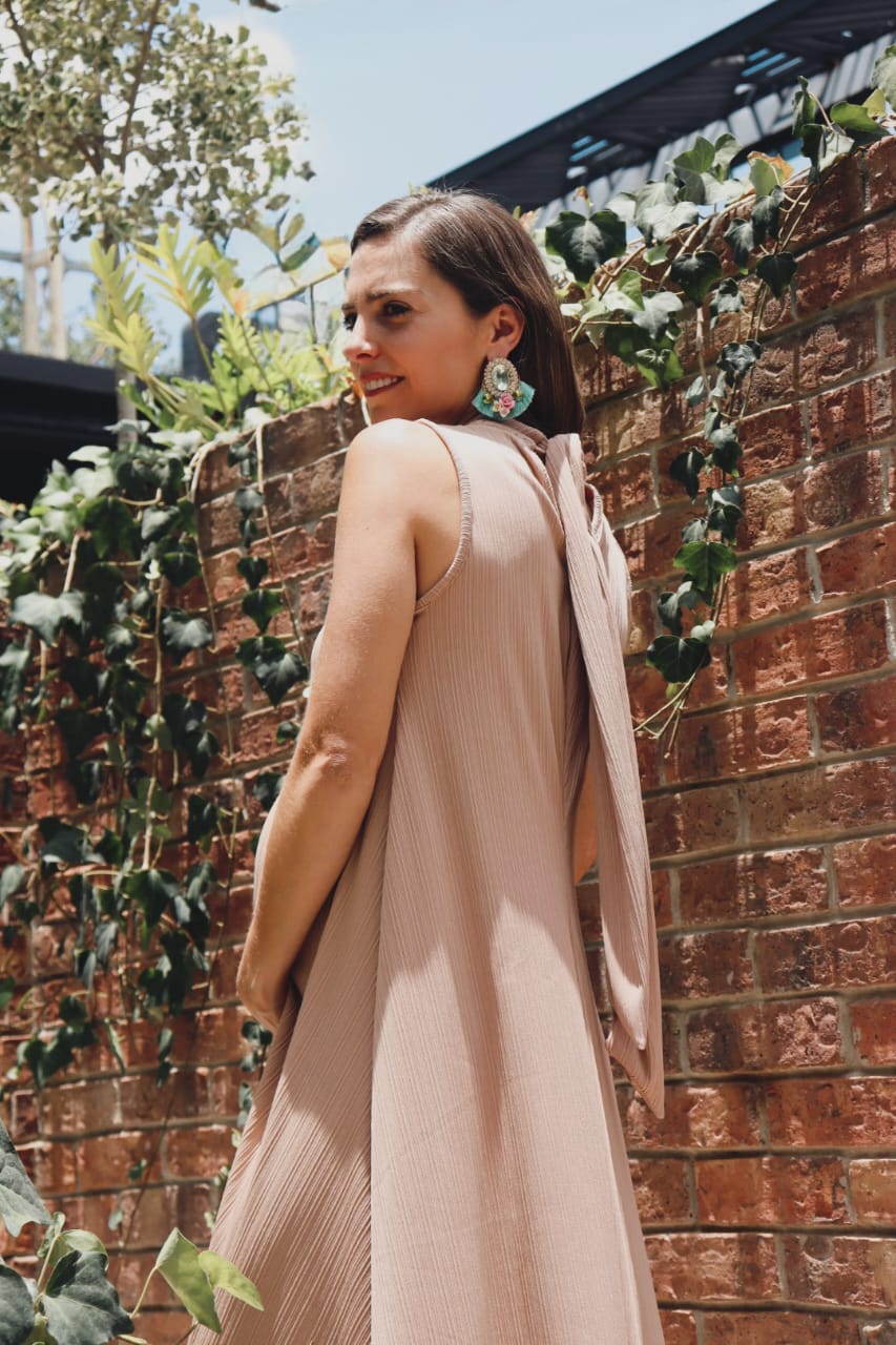 Vestido de maternidad Sonia Beige Plisada